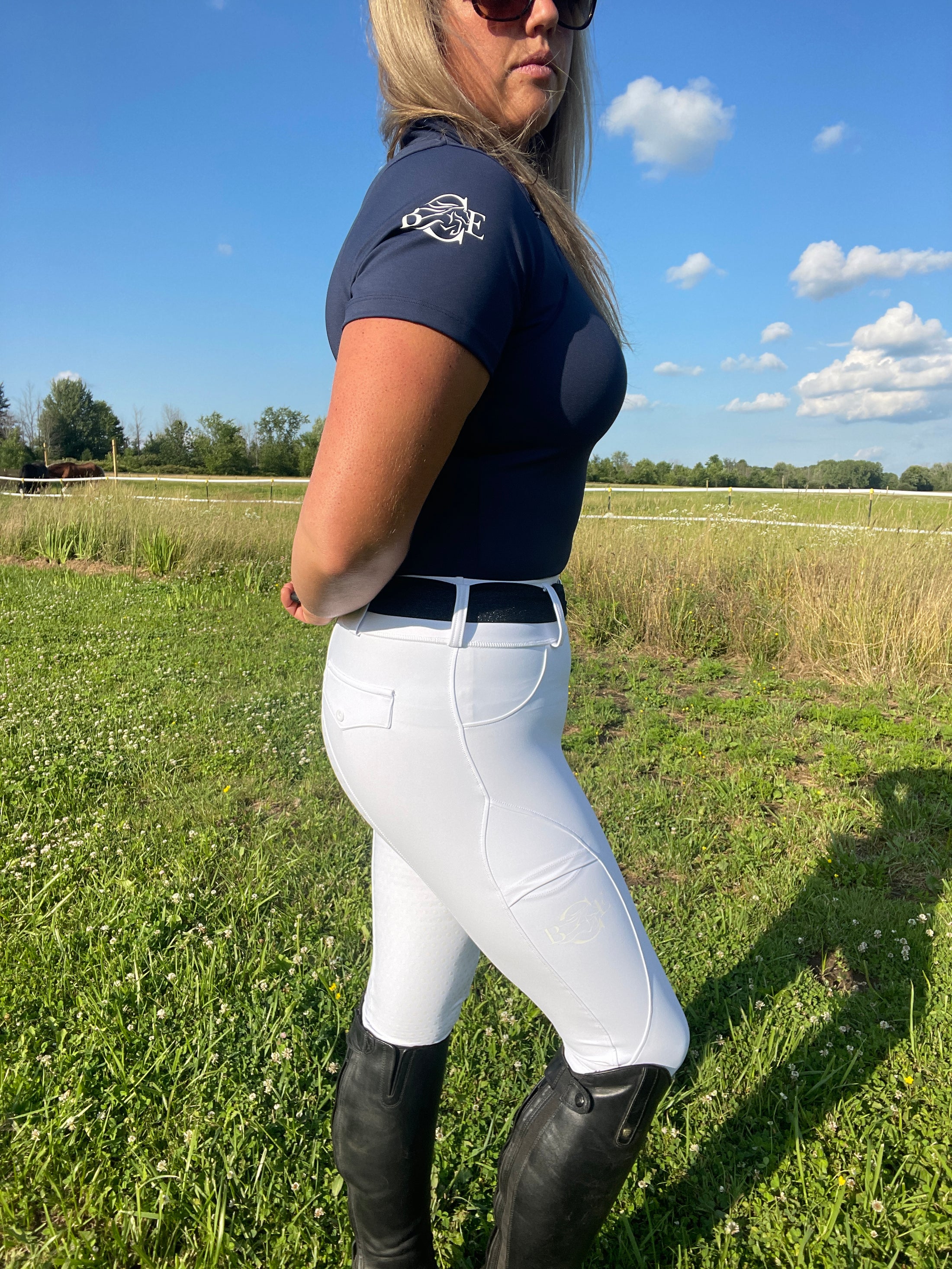Felicity Breech, Pearl White - Hybrid