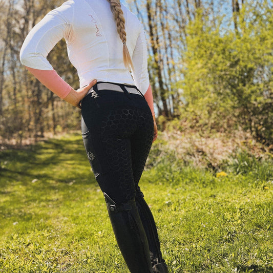 Bella -Bare Breech, Full Seat
